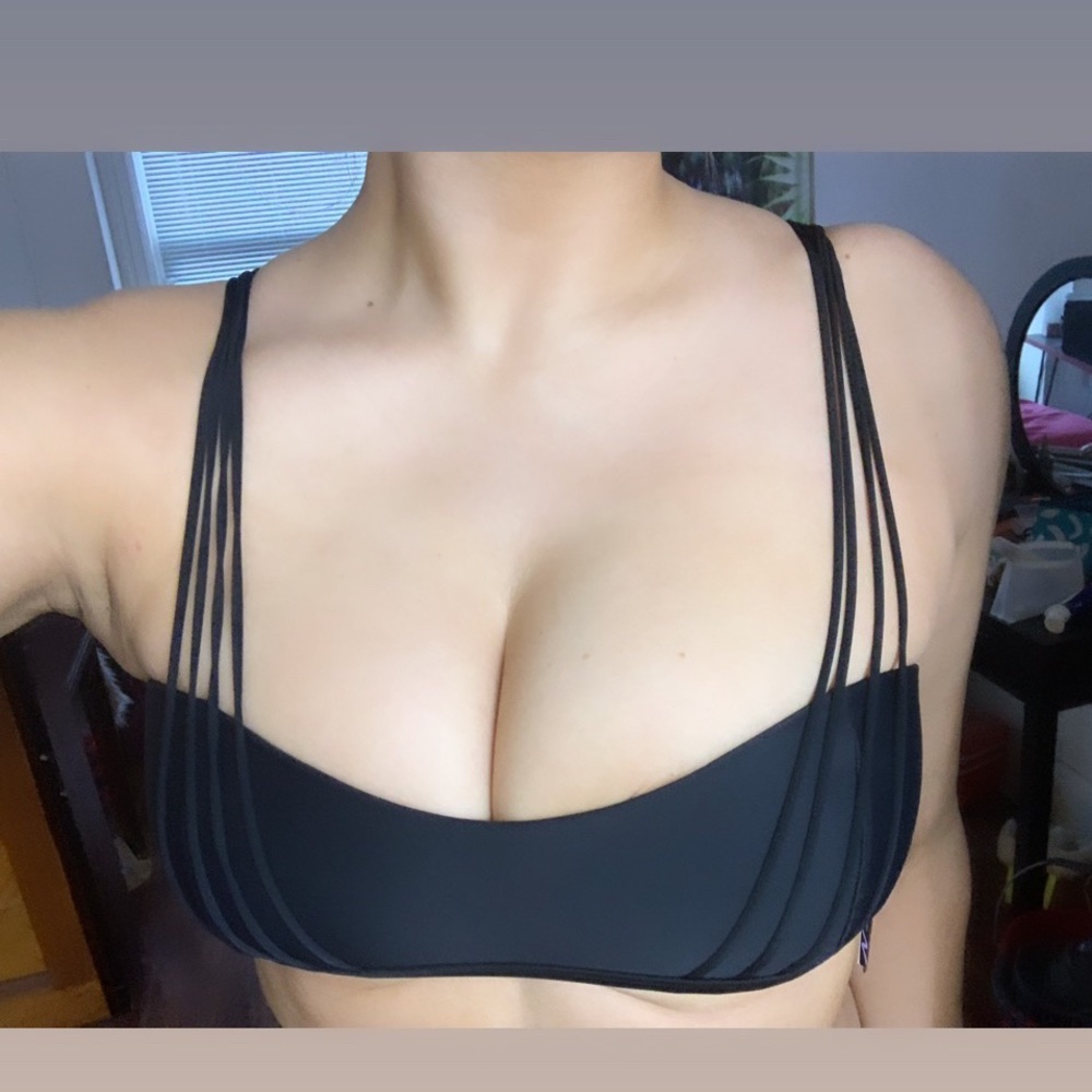 🆕 Nasty Gal strappy bikini top